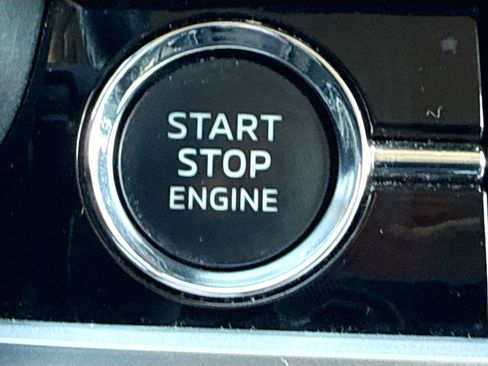 Used 2024 Mitsubishi Outlander SE Black Edition image 36