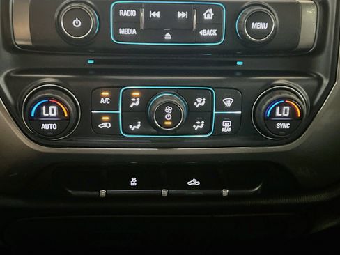 Used 2018 Chevrolet Silverado 1500 LT w/ All Star Edition AWD/4WD image 11