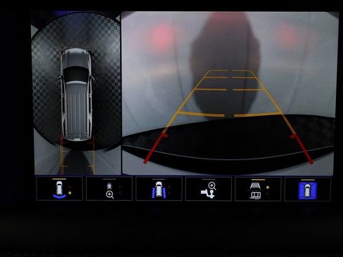 Used 2023 Chevrolet Tahoe Z71 w/ Z71 Off-Road Package image 33