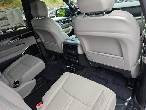 New 2026 Jeep Grand Wagoneer Limited AWD/4WD image 27