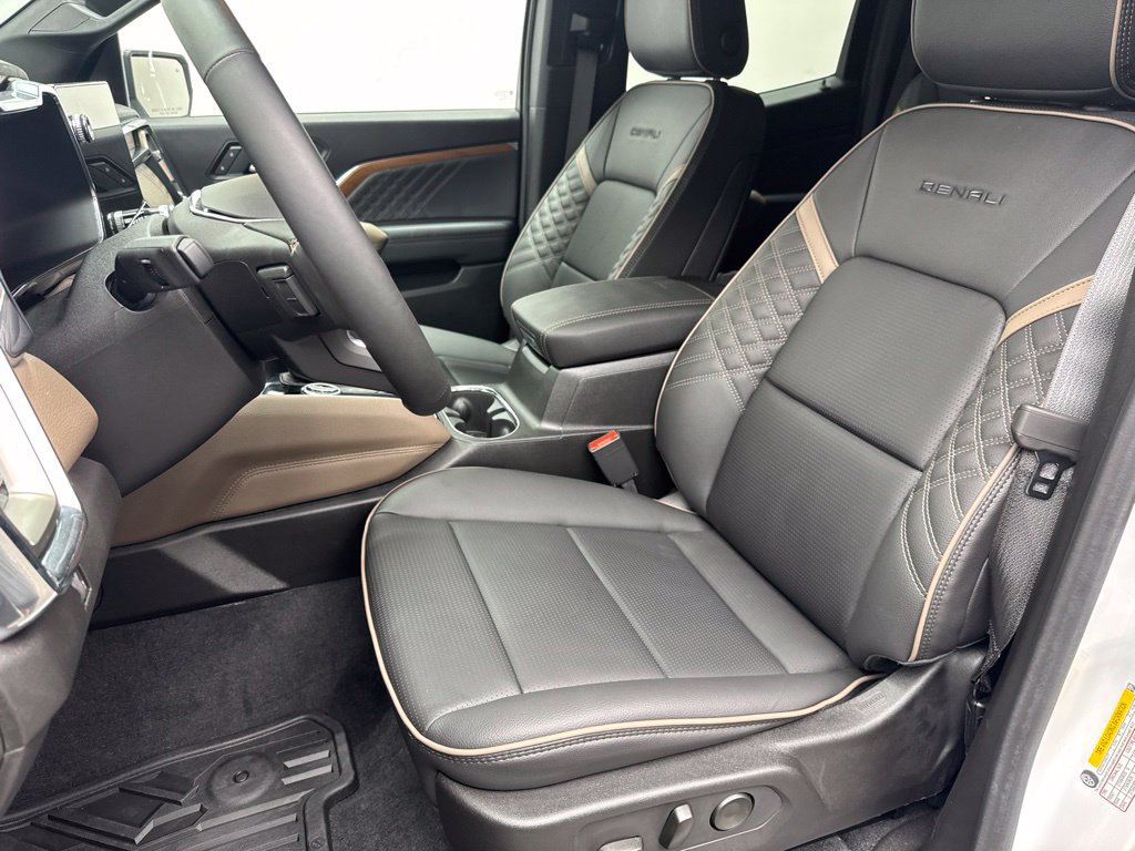 Used 2026 GMC Canyon Denali AWD/4WD image 13