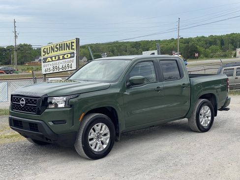 Used 2023 Nissan Frontier SV w/ Technology Package RWD image 2