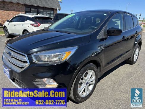 Used 2017 Ford Escape SE AWD/4WD image 1