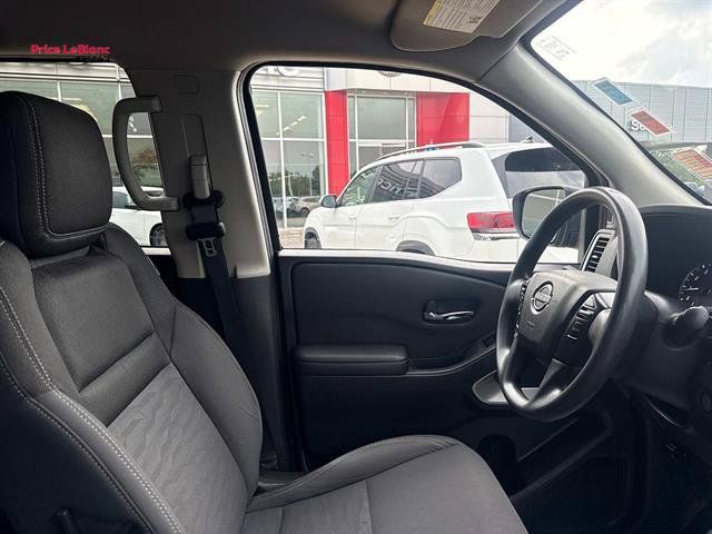 Used 2022 Nissan Frontier SV RWD image 9