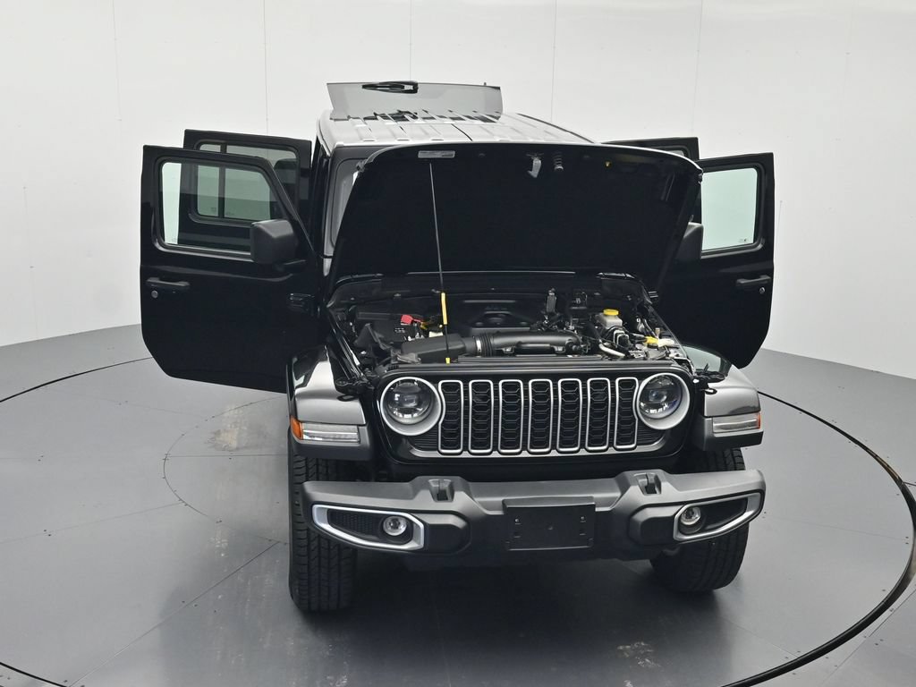 Used 2025 Jeep Wrangler Unlimited Sahara AWD/4WD image 44