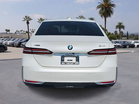Used 2024 BMW 540i xDrive w/ Convenience Package image 6