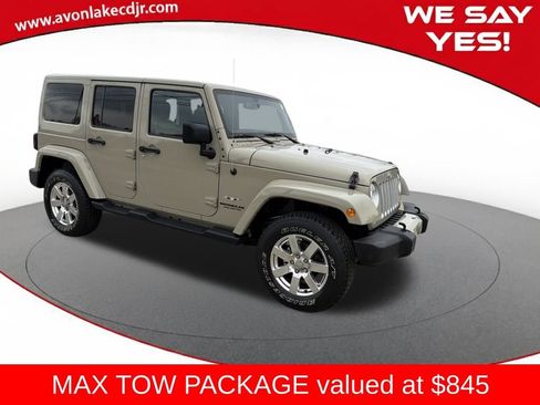 Used 2017 Jeep Wrangler Unlimited Sahara w/ Max Tow Package image 8