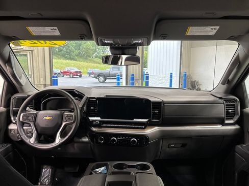 Used 2024 Chevrolet Silverado 1500 LT AWD/4WD image 11