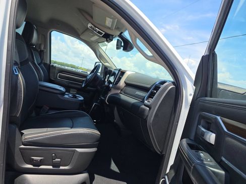 Used 2024 RAM 2500 Laramie AWD/4WD image 11