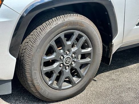 Used 2023 Toyota Sequoia Platinum AWD/4WD image 5