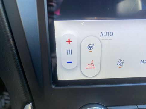 Used 2024 Ford Edge Titanium image 24