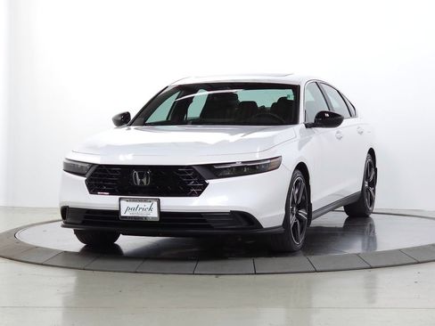 Used 2023 Honda Accord Sport image 4