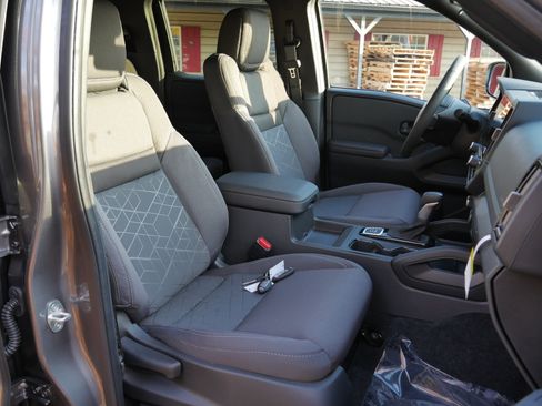 New 2026 Nissan Frontier SV w/ SV Convenience Package AWD/4WD image 26