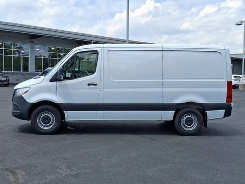Used 2025 Mercedes-Benz Sprinter 2500 image 8