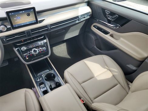 Used 2022 Lincoln Corsair FWD image 17