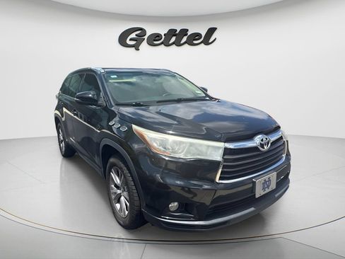 Used 2015 Toyota Highlander XLE FWD image 2