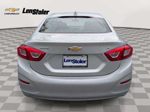 Used 2018 Chevrolet Cruze LT FWD image 4