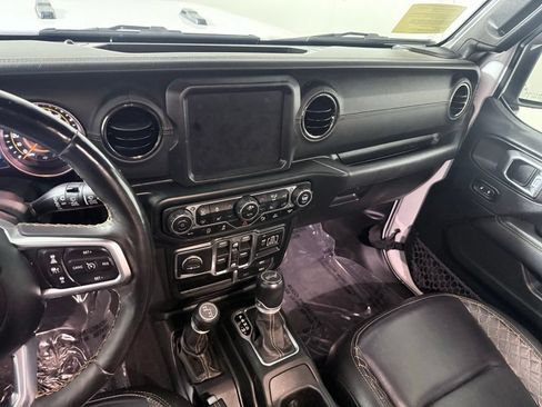 Used 2021 Jeep Wrangler Unlimited Sahara AWD/4WD image 15