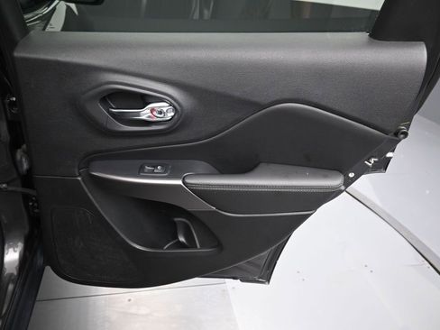 Used 2020 Jeep Cherokee Latitude Lux w/ Comfort/Convenience Group image 31