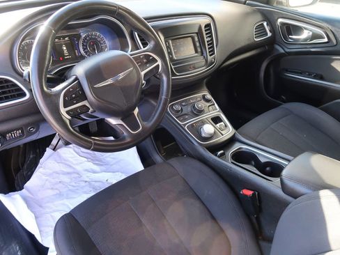 Used 2016 Chrysler 200 Limited w/ Convenience Group image 6