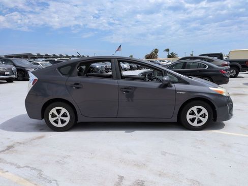 Used 2015 Toyota Prius Two FWD image 4