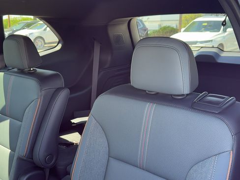 Used 2025 GMC Acadia AT4 w/ LPO, Floor Liner Package AWD/4WD image 28