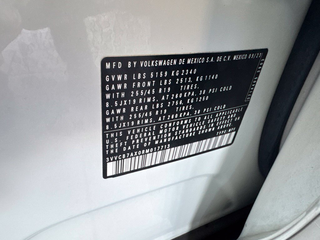 Certified 2024 Volkswagen Tiguan SE R-Line FWD image 23