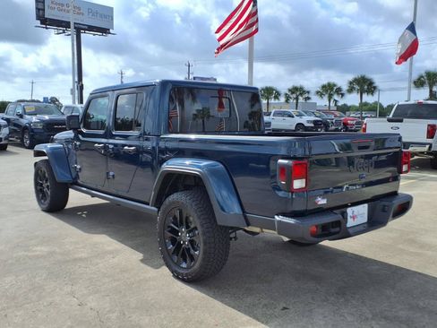 Used 2025 Jeep Gladiator Mojave AWD/4WD image 8