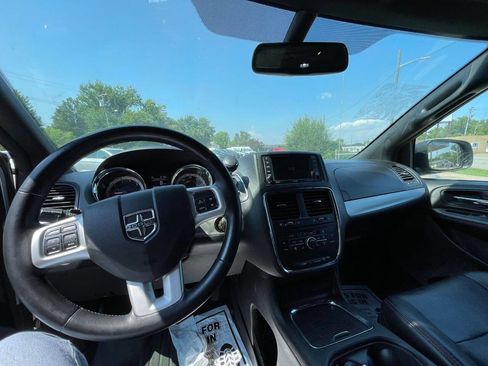 Used 2019 Dodge Grand Caravan GT image 13