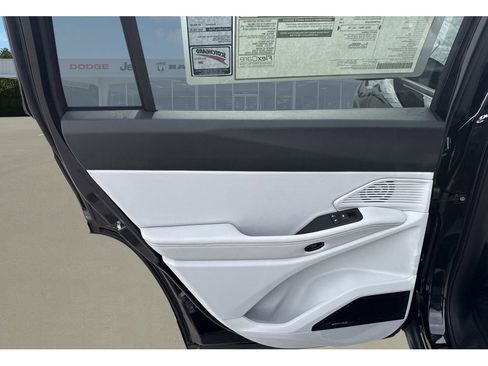 New 2026 Jeep Cherokee Overland w/ Trailer Tow Group AWD/4WD image 19