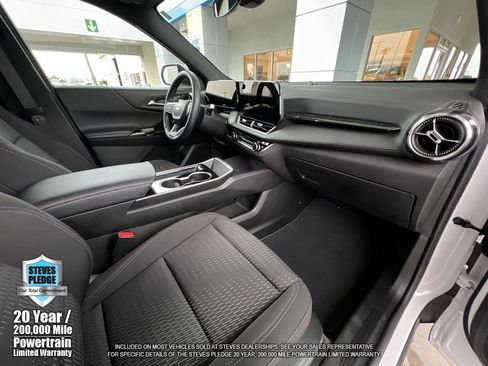 Used 2025 Chevrolet Equinox LT image 30