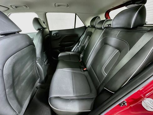 Used 2023 Hyundai Venue Limited w/ Cargo Package FWD image 24