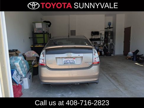 Used 2007 Toyota Prius w/ Pkg 2 FWD image 2