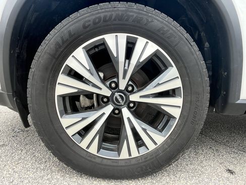 Used 2023 Nissan Rogue SV AWD/4WD image 9