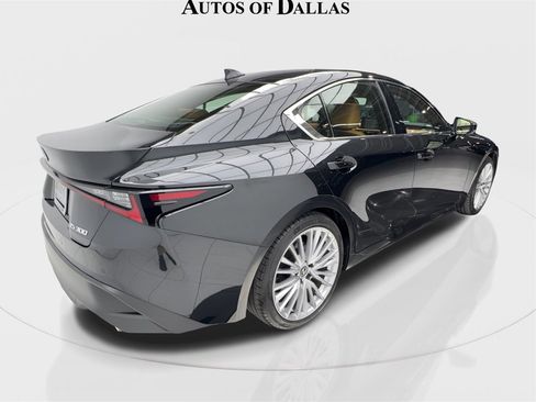 Used 2025 Lexus IS 300 300 CAM,SUNROOF,CLMT STS,BLIND w/ Premium Package image 9