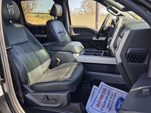 Used 2022 Ford F250 Lariat w/ Black Appearance Package image 14