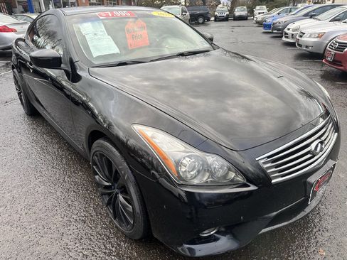 Used 2011 INFINITI G37 x Coupe w/ Premium Pkg image 3
