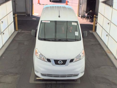 Used 2020 Nissan NV200 S image 2