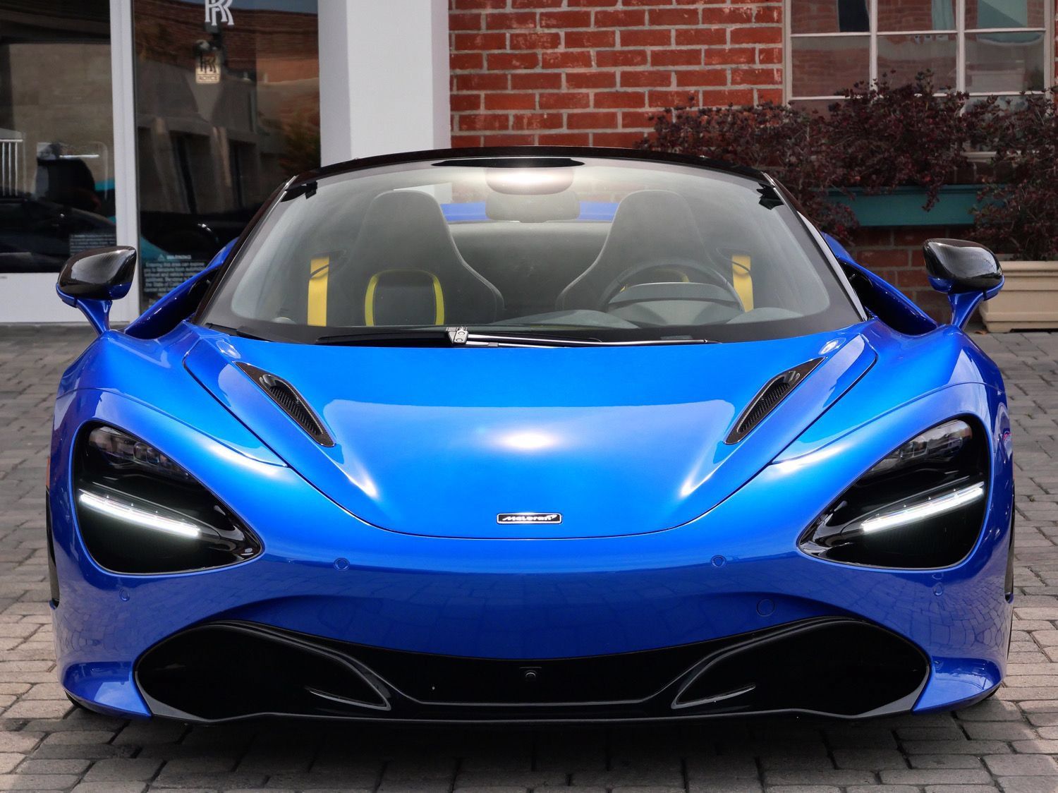 Used 2022 McLaren 720S Luxury RWD image 2