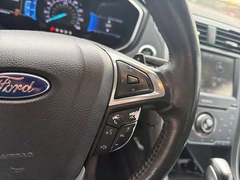 Used 2013 Ford Fusion Titanium image 16