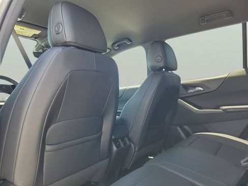 New 2026 Chevrolet Equinox LT w/ Convenience Package II FWD image 14