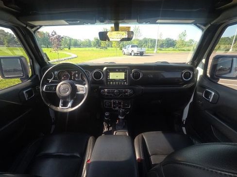 Used 2022 Jeep Wrangler Unlimited Sahara AWD/4WD image 21