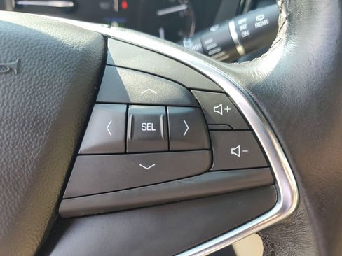 Used 2018 Cadillac XT5 AWD image 32