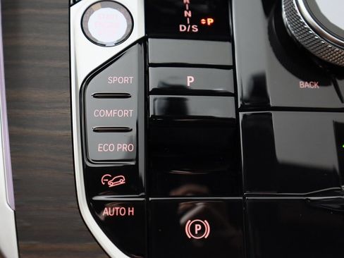 Used 2024 BMW X7 xDrive40i w/ M Sport Package image 55