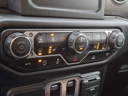 Used 2021 Jeep Wrangler Willys image 16