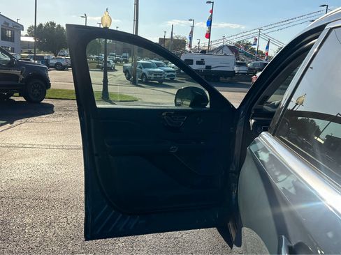 New 2025 Lincoln Aviator AWD w/ Equipment Group 101A image 25