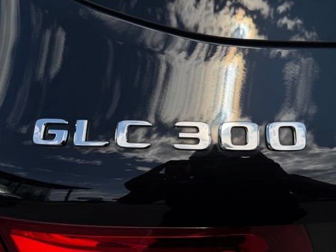 Used 2019 Mercedes-Benz GLC 300 4MATIC image 9
