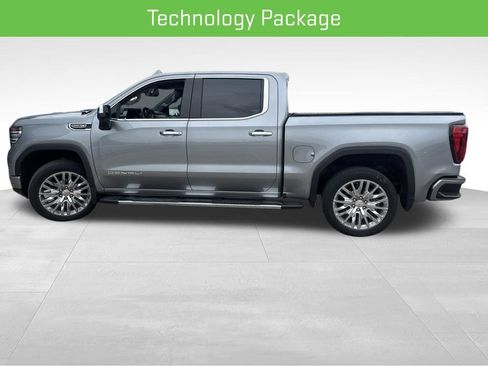 Used 2025 GMC Sierra 1500 Denali w/ Technology Package AWD/4WD image 7