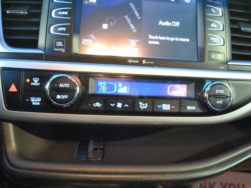 Used 2014 Toyota Highlander Limited image 28