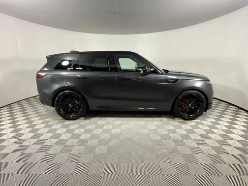 Used 2025 Land Rover Range Rover Sport Dynamic SE image 5